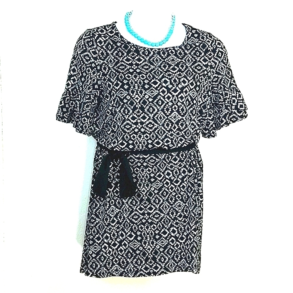 New Directions Black White Graphic Print T-Shirt Dress S Bell Sleeve Southwest